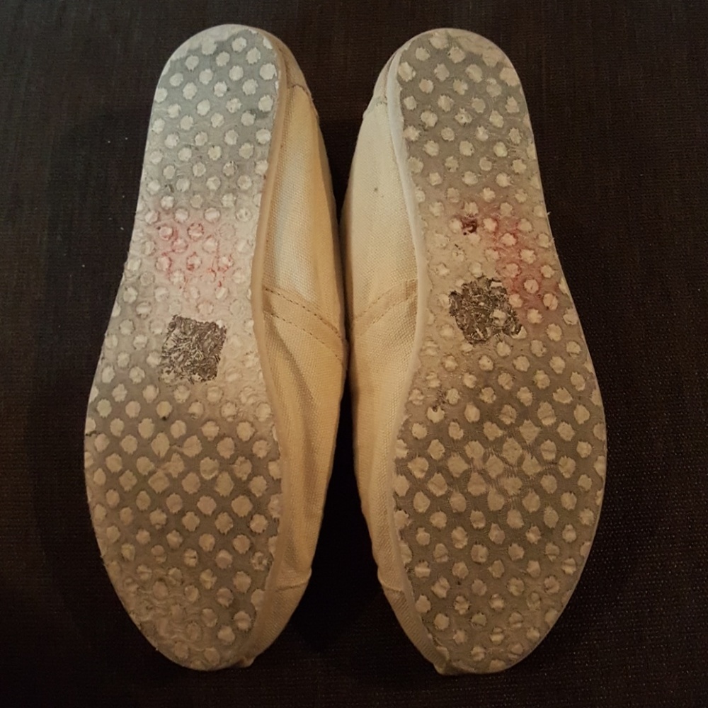 Toms - Picture 6 of 6